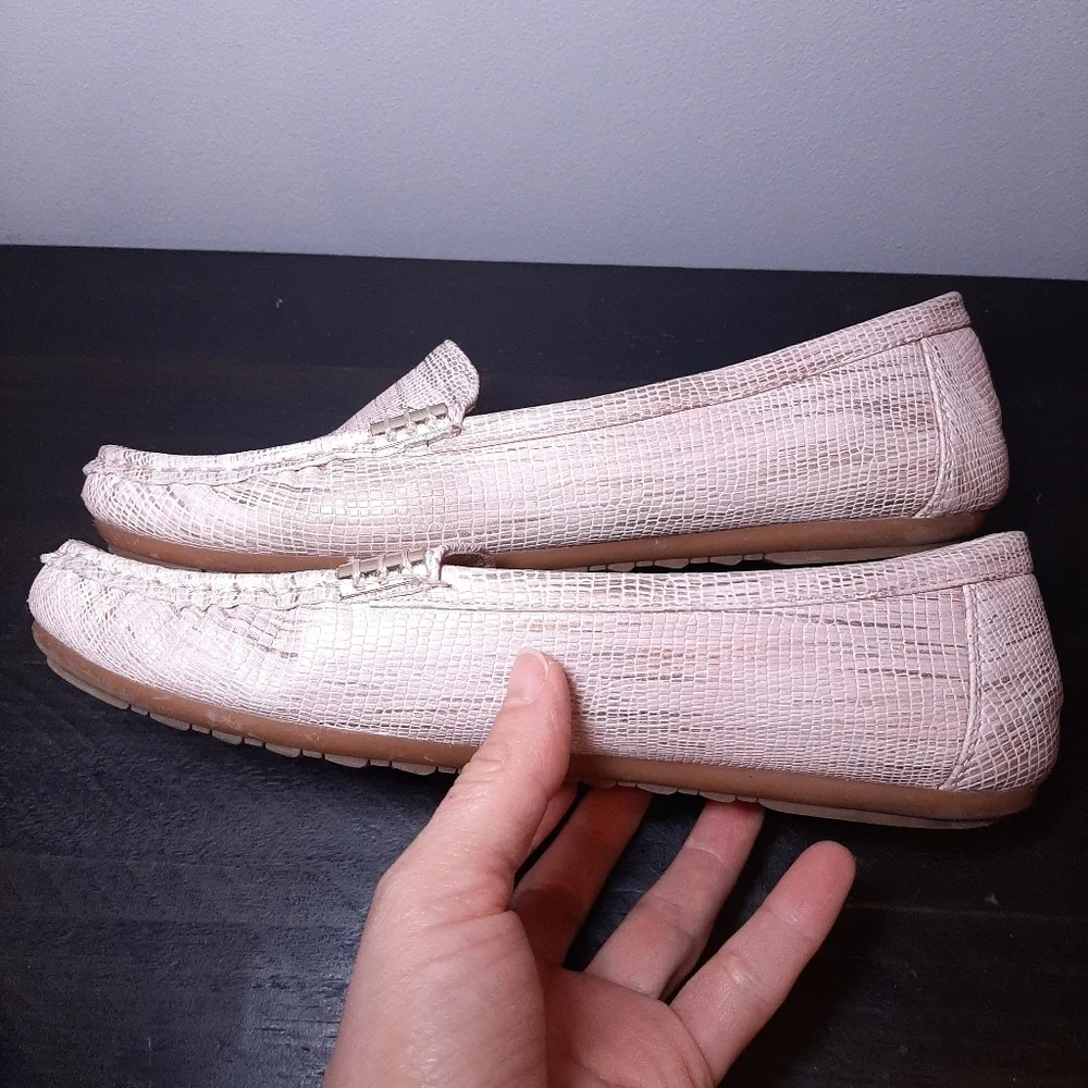 Kozi Metallic Loafer Shoes Light Pink Vegan Faux Leather Gold Slip On Flats 37